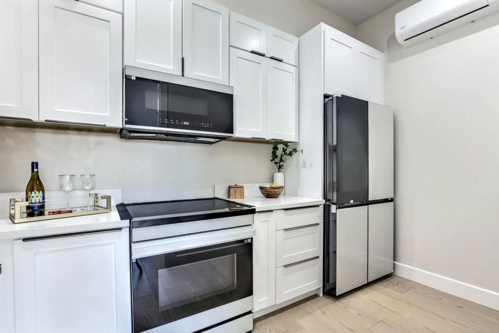 Image 19 of property listing at 10080 S Tantau Avenue, Cupertino, CA 95014