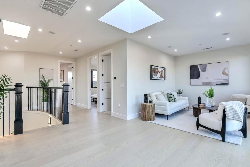 Image 22 of property listing at 10080 S Tantau Avenue, Cupertino, CA 95014