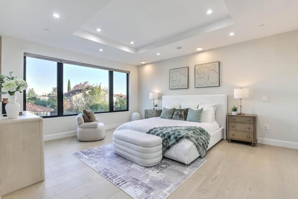 Image 23 of property listing at 10080 S Tantau Avenue, Cupertino, CA 95014