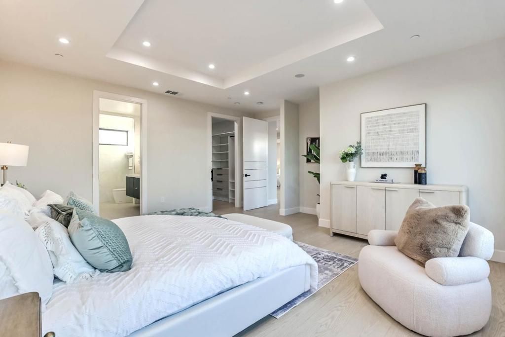 Image 25 of property listing at 10080 S Tantau Avenue, Cupertino, CA 95014