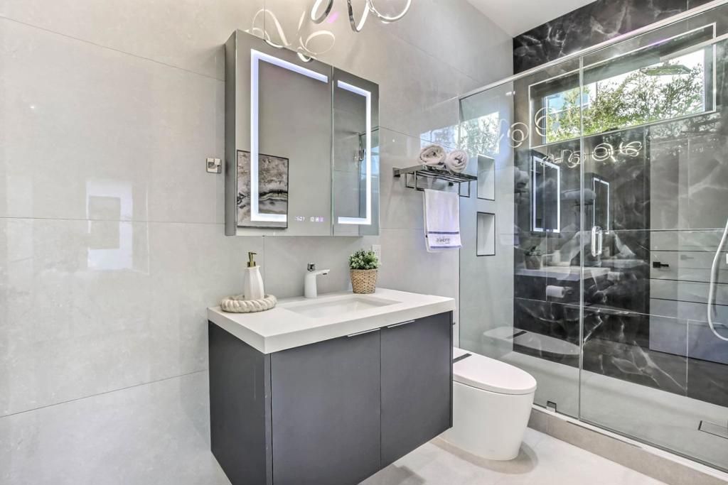 Image 31 of property listing at 10080 S Tantau Avenue, Cupertino, CA 95014