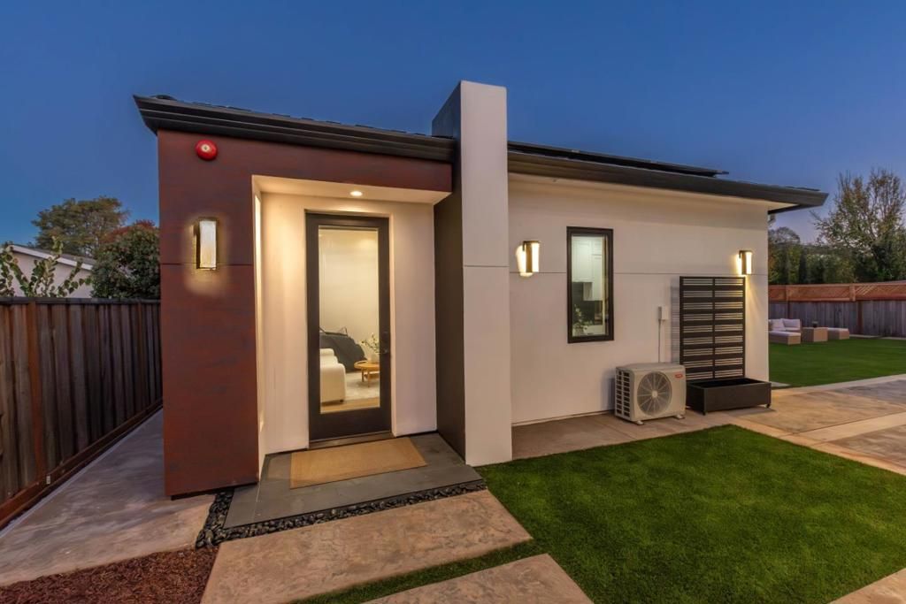 Image 40 of property listing at 10080 S Tantau Avenue, Cupertino, CA 95014