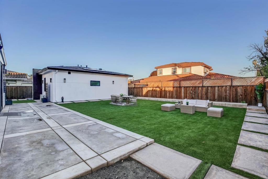 Image 51 of property listing at 10080 S Tantau Avenue, Cupertino, CA 95014