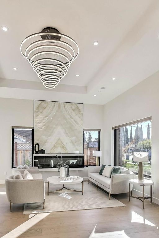 Image 6 of property listing at 10080 S Tantau Avenue, Cupertino, CA 95014