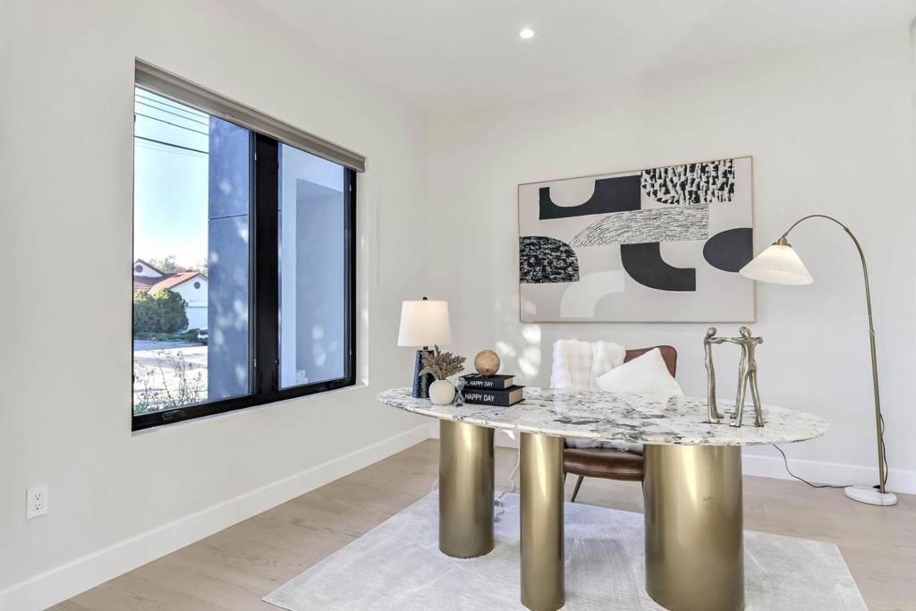 Image 7 of property listing at 10080 S Tantau Avenue, Cupertino, CA 95014