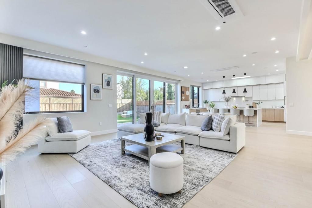 Image 8 of property listing at 10080 S Tantau Avenue, Cupertino, CA 95014