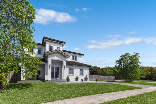 19781 SW 84th Ct, Cutler Bay, FL 33189