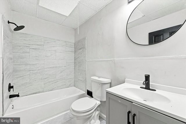 2605 S ROBINSON ST, Philadelphia, PA 19142