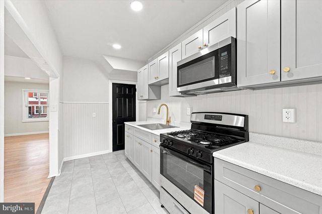 2605 S ROBINSON ST, Philadelphia, PA 19142