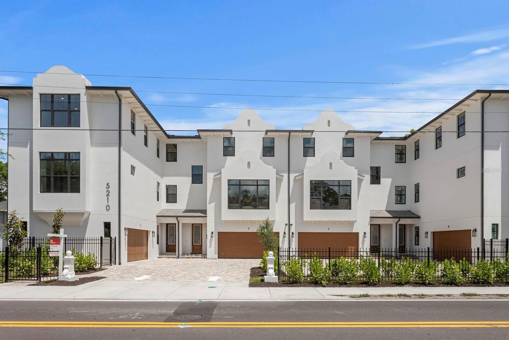 Image 1 of property listing at 5210 BAYSHORE BOULEVARD 3, Tampa, FL 33611
