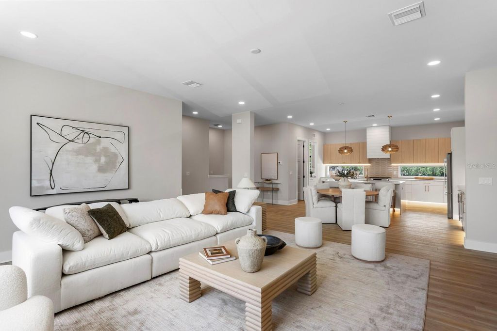 Image 22 of property listing at 5210 BAYSHORE BOULEVARD 3, Tampa, FL 33611