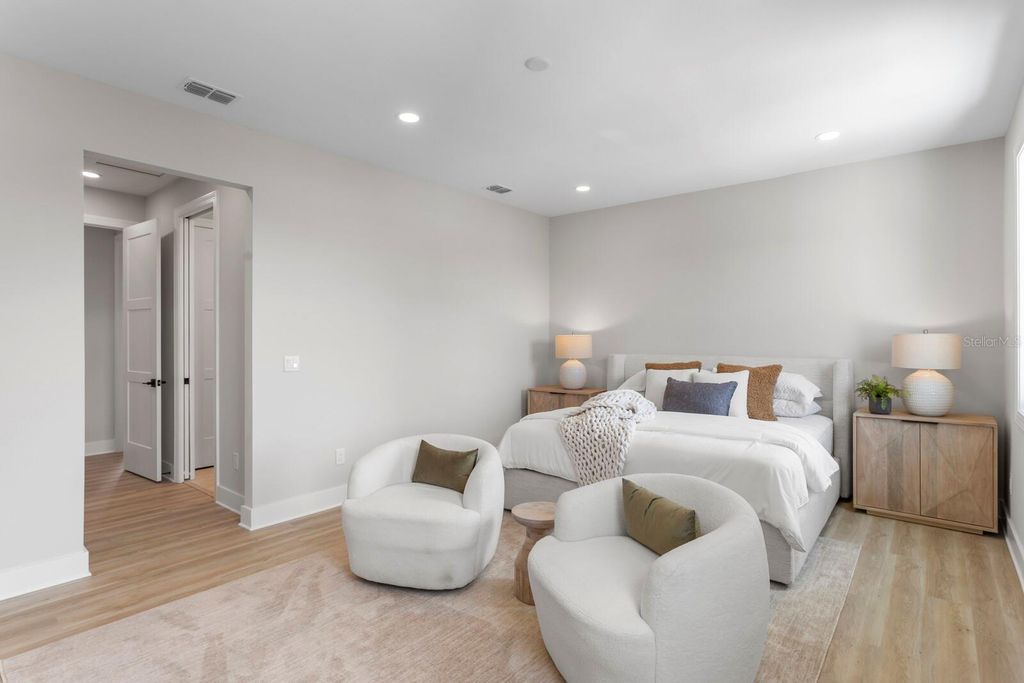 Image 25 of property listing at 5210 BAYSHORE BOULEVARD 3, Tampa, FL 33611
