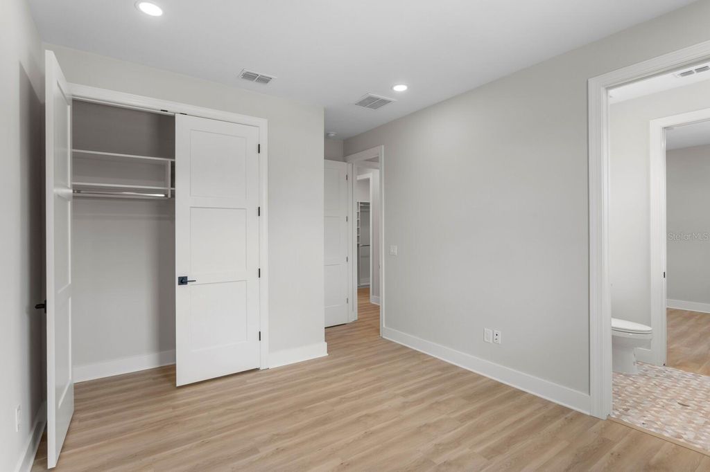 Image 30 of property listing at 5210 BAYSHORE BOULEVARD 3, Tampa, FL 33611