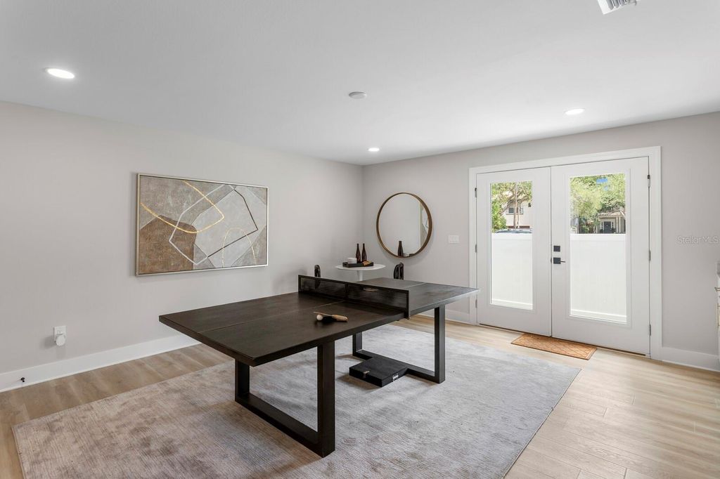 Image 40 of property listing at 5210 BAYSHORE BOULEVARD 3, Tampa, FL 33611