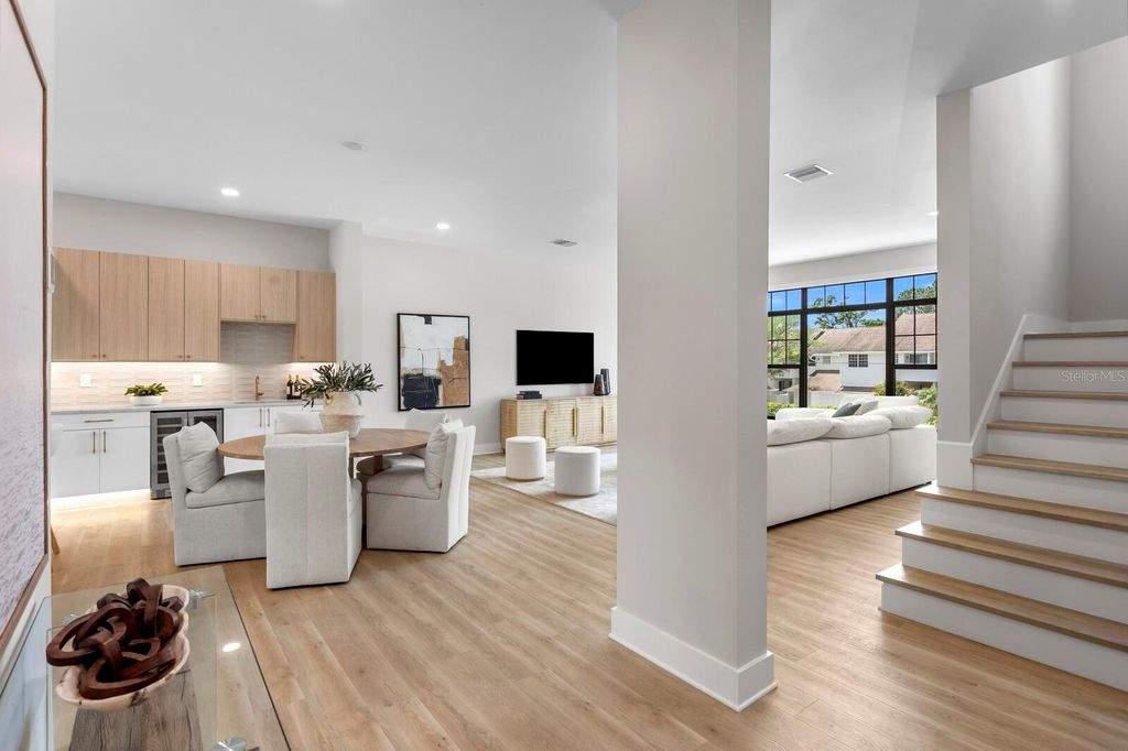 Image 9 of property listing at 5210 BAYSHORE BOULEVARD 3, Tampa, FL 33611