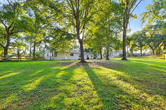 7302 Hillside Road, Crystal Lake, IL 60012