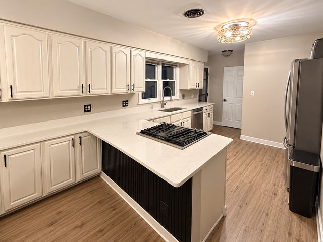 7302 Hillside Road, Crystal Lake, IL 60012