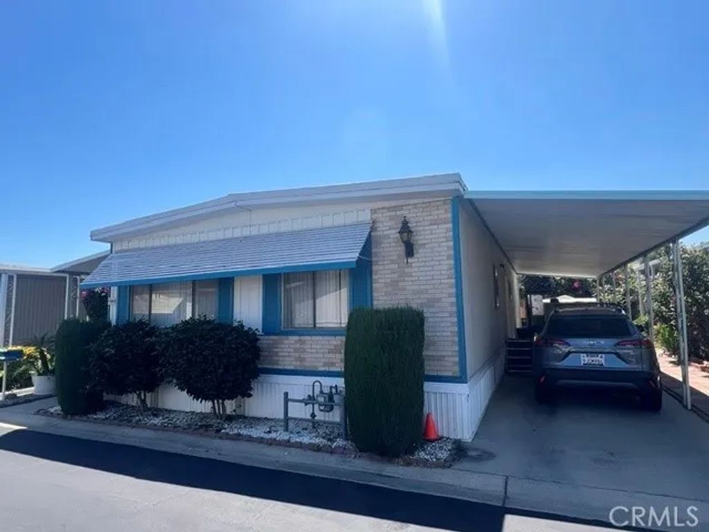 8811 Canoga 340, Canoga Park, CA 91304