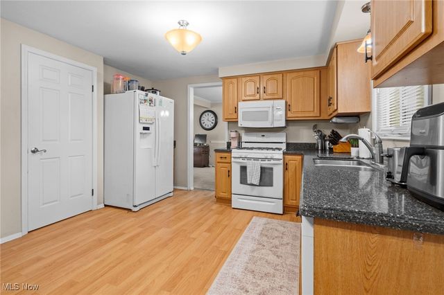 1620 Sapphire Drive, Hudson, OH 44236