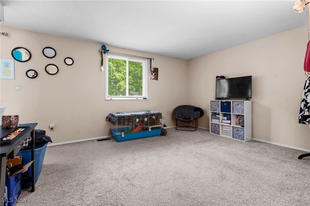 1620 Sapphire Drive, Hudson, OH 44236