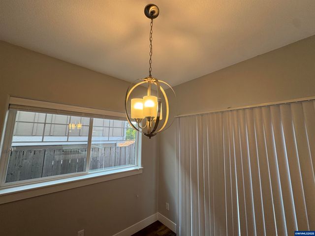 1055-1057 Big Fir Pl S, Salem, OR 97306