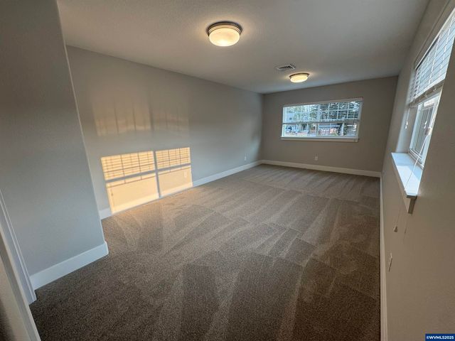 1055-1057 Big Fir Pl S, Salem, OR 97306