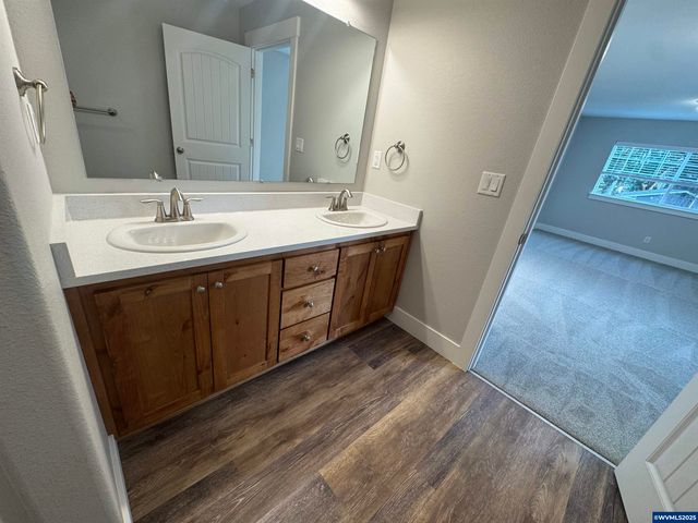 1055-1057 Big Fir Pl S, Salem, OR 97306