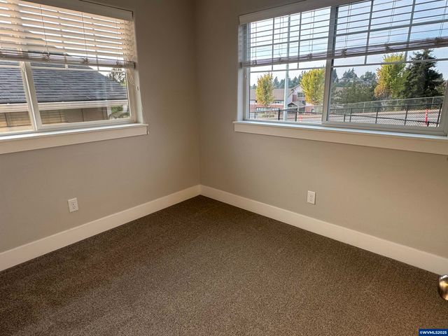1055-1057 Big Fir Pl S, Salem, OR 97306