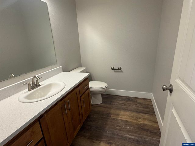 1055-1057 Big Fir Pl S, Salem, OR 97306