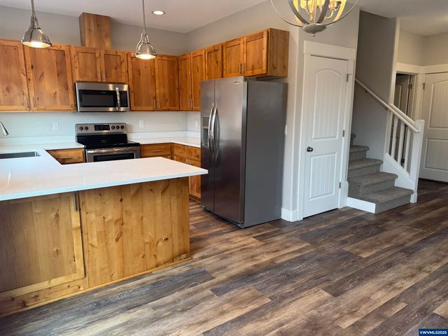 1055-1057 Big Fir Pl S, Salem, OR 97306