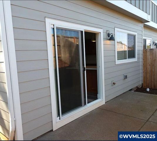 1055-1057 Big Fir Pl S, Salem, OR 97306