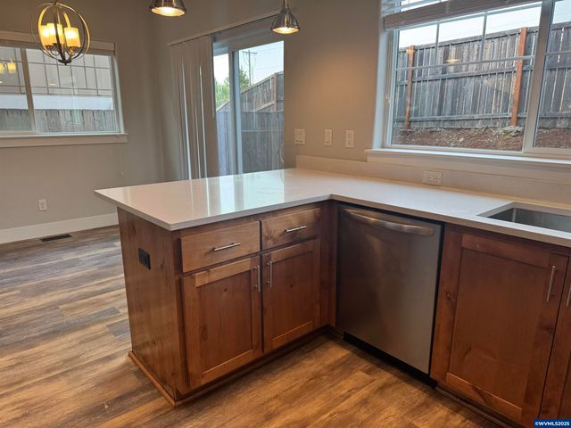 1055-1057 Big Fir Pl S, Salem, OR 97306