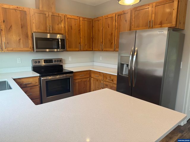 1055-1057 Big Fir Pl S, Salem, OR 97306