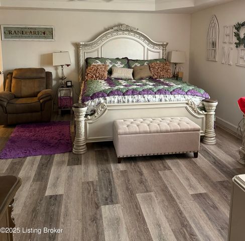 1180 S Sanders Ln, Lebanon Junction, KY 40150