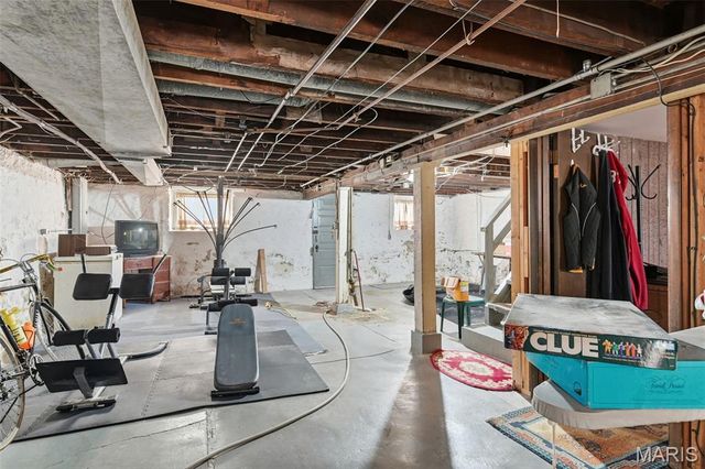 4372 Ellenwood Avenue, St Louis, MO 63116