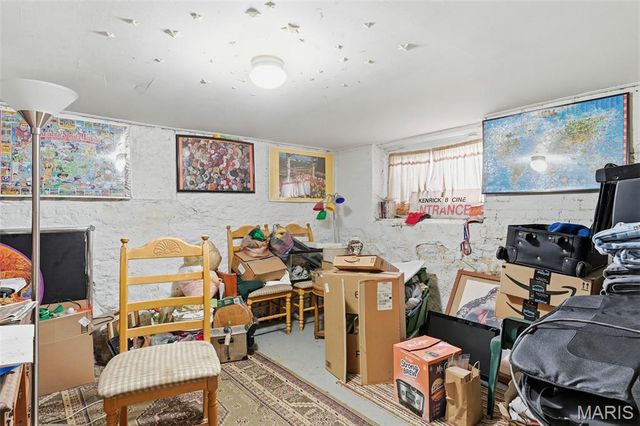 4372 Ellenwood Avenue, St Louis, MO 63116