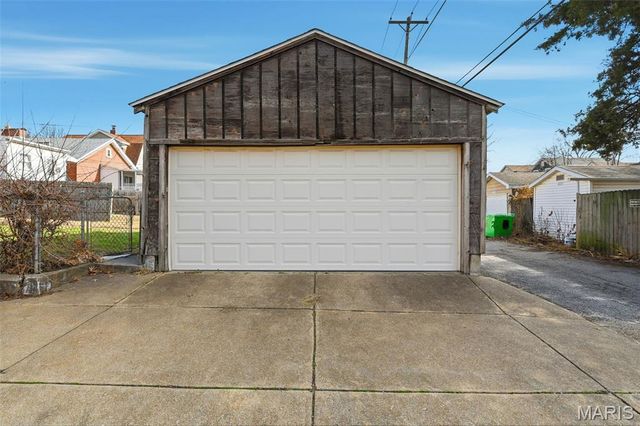 4372 Ellenwood Avenue, St Louis, MO 63116