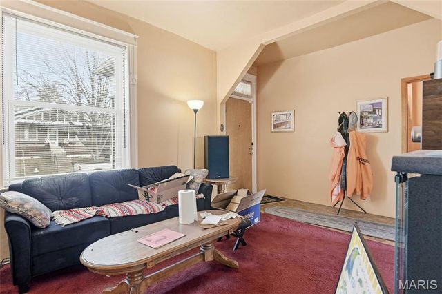 4372 Ellenwood Avenue, St Louis, MO 63116