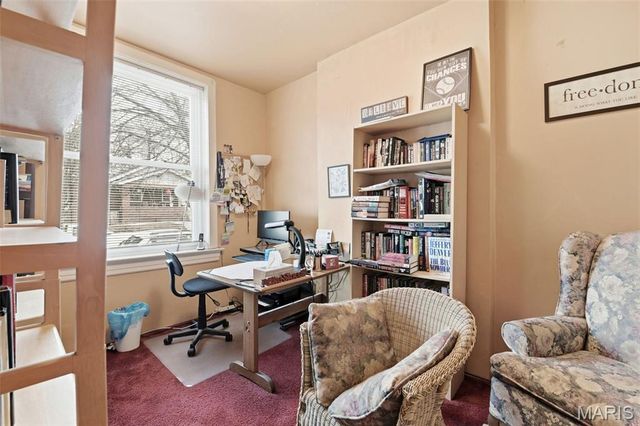 4372 Ellenwood Avenue, St Louis, MO 63116