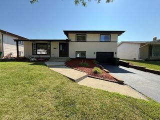 829 S School Street, Lombard, IL 60148