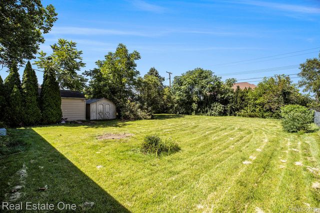 51341 Neumaier Drive, Shelby Charter Township, MI 48316