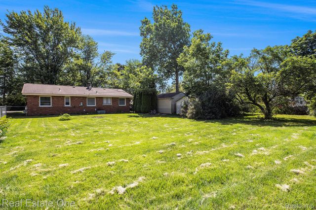 51341 Neumaier Drive, Shelby Charter Township, MI 48316