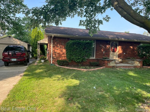 51341 Neumaier Drive, Shelby Charter Township, MI 48316