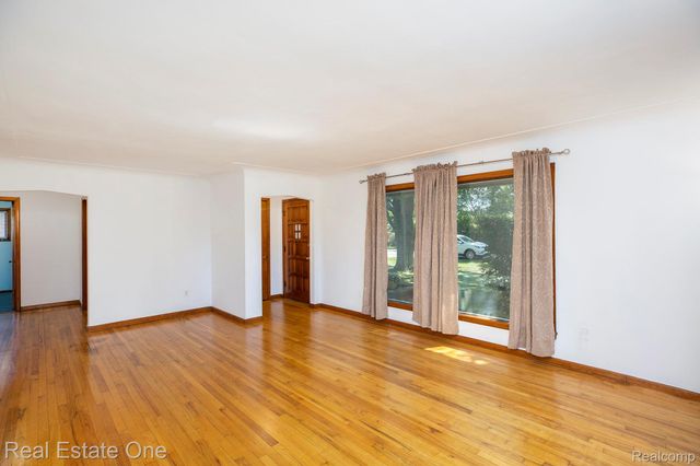 51341 Neumaier Drive, Shelby Charter Township, MI 48316