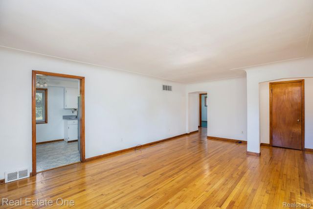 51341 Neumaier Drive, Shelby Charter Township, MI 48316