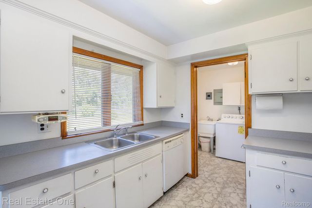 51341 Neumaier Drive, Shelby Charter Township, MI 48316