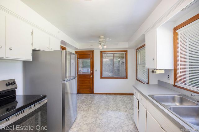 51341 Neumaier Drive, Shelby Charter Township, MI 48316