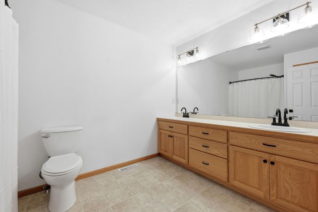 3124 11th Avenue S, Moorhead, MN 56560