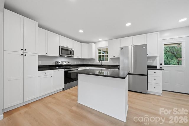 375 Shasta Lane SW, Lenoir, NC 28645