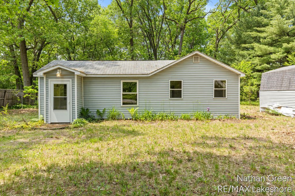 1267 Chatterson Road, Egelston Twp, MI 49442